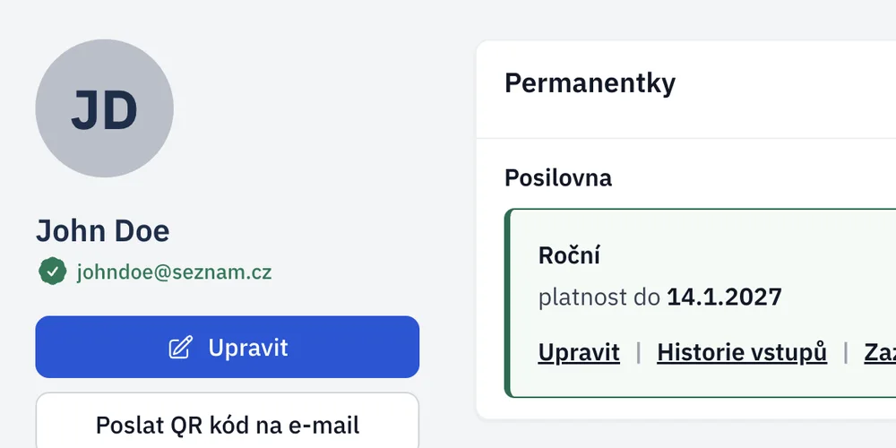 Detail klienta v aplikaci: jméno, ověřený e-mail a aktivní roční permanentka s platností do 14. 1. 2027 včetně odkazu na historii vstupů.